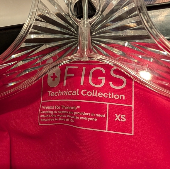 Figs Hot Pink Scrub Set - Picture 3 of 5